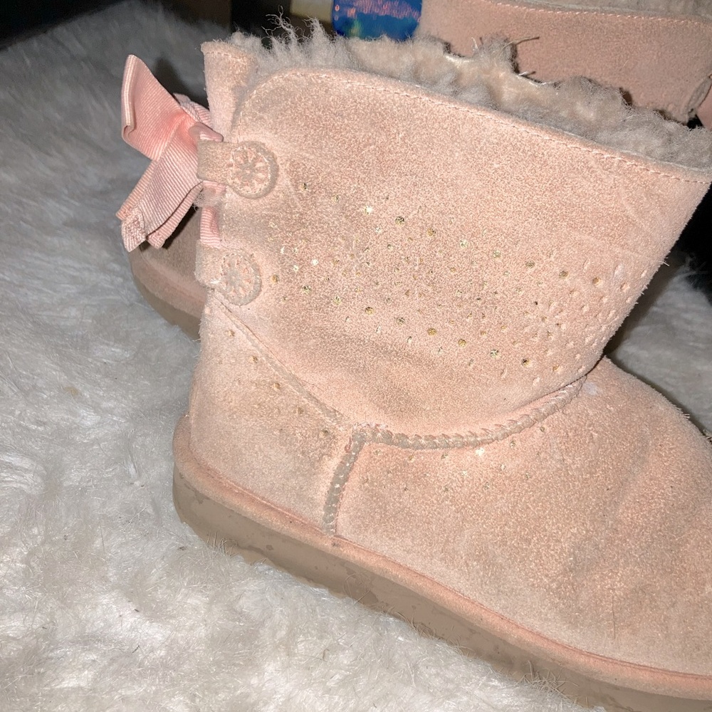 Light pink and gold uggs
